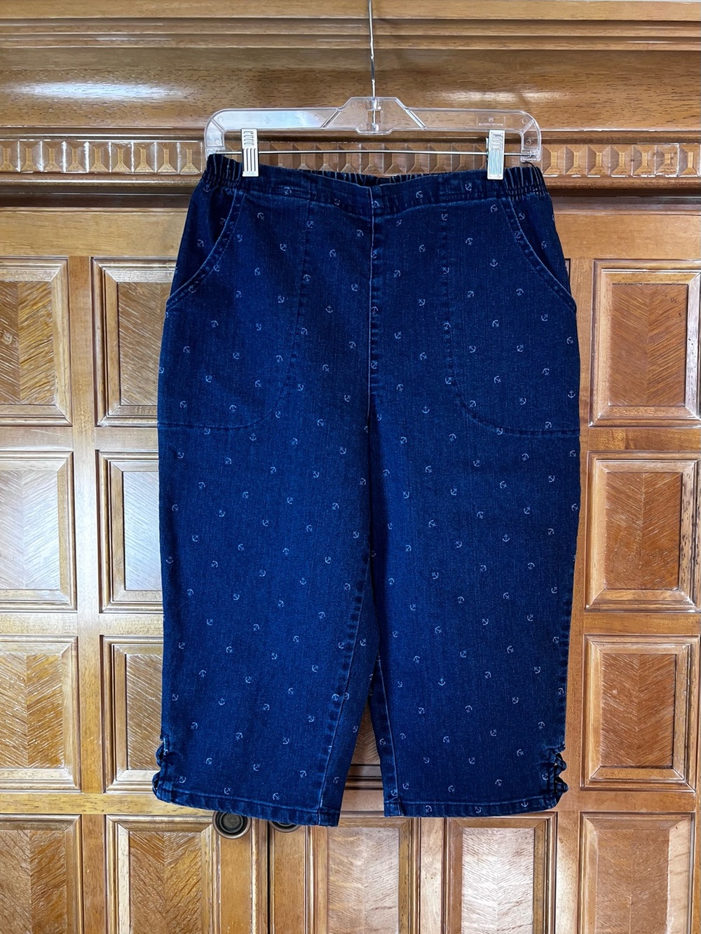 Croft & Barrow Women’s Capri Jeans Medium Blue Anchor Print Pull On Elastic Wais